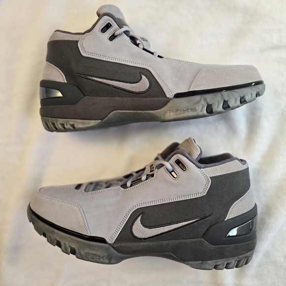 Nike Men's Gray Sneakers - Picture 3 of 8